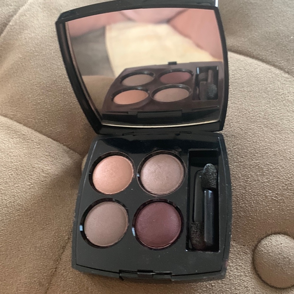 CHANEL eyeshadow palette-4colors